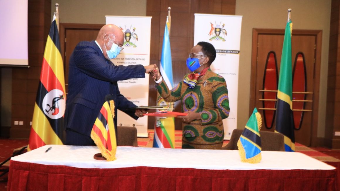 Uganda, Tanzania resume talks over trade barriers
